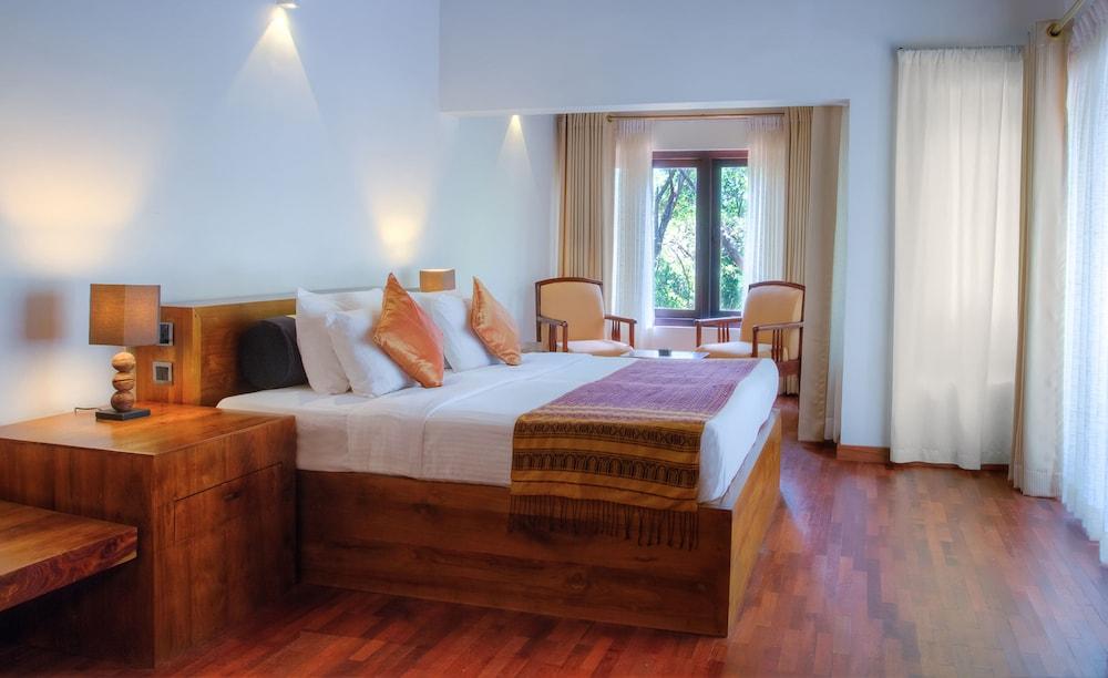 גיריטלה The Deer Park Hotel מראה חיצוני תמונה