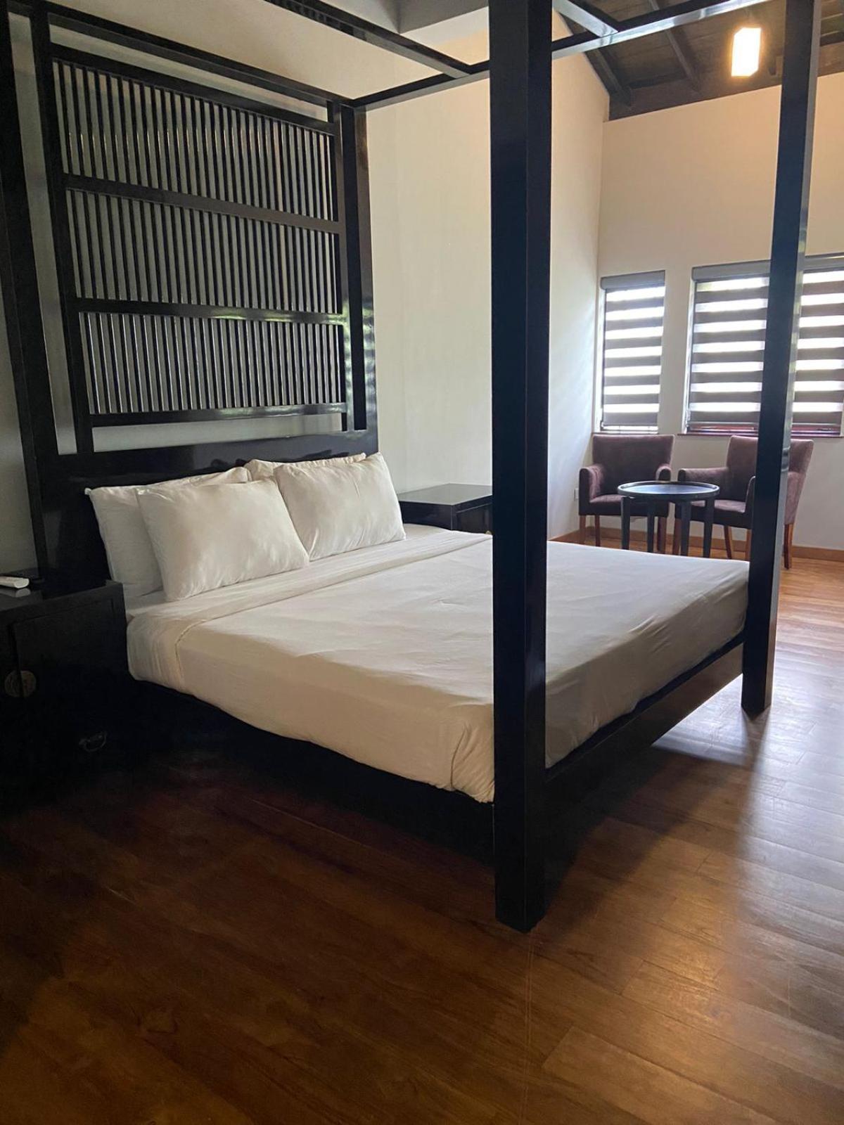 גיריטלה The Deer Park Hotel מראה חיצוני תמונה