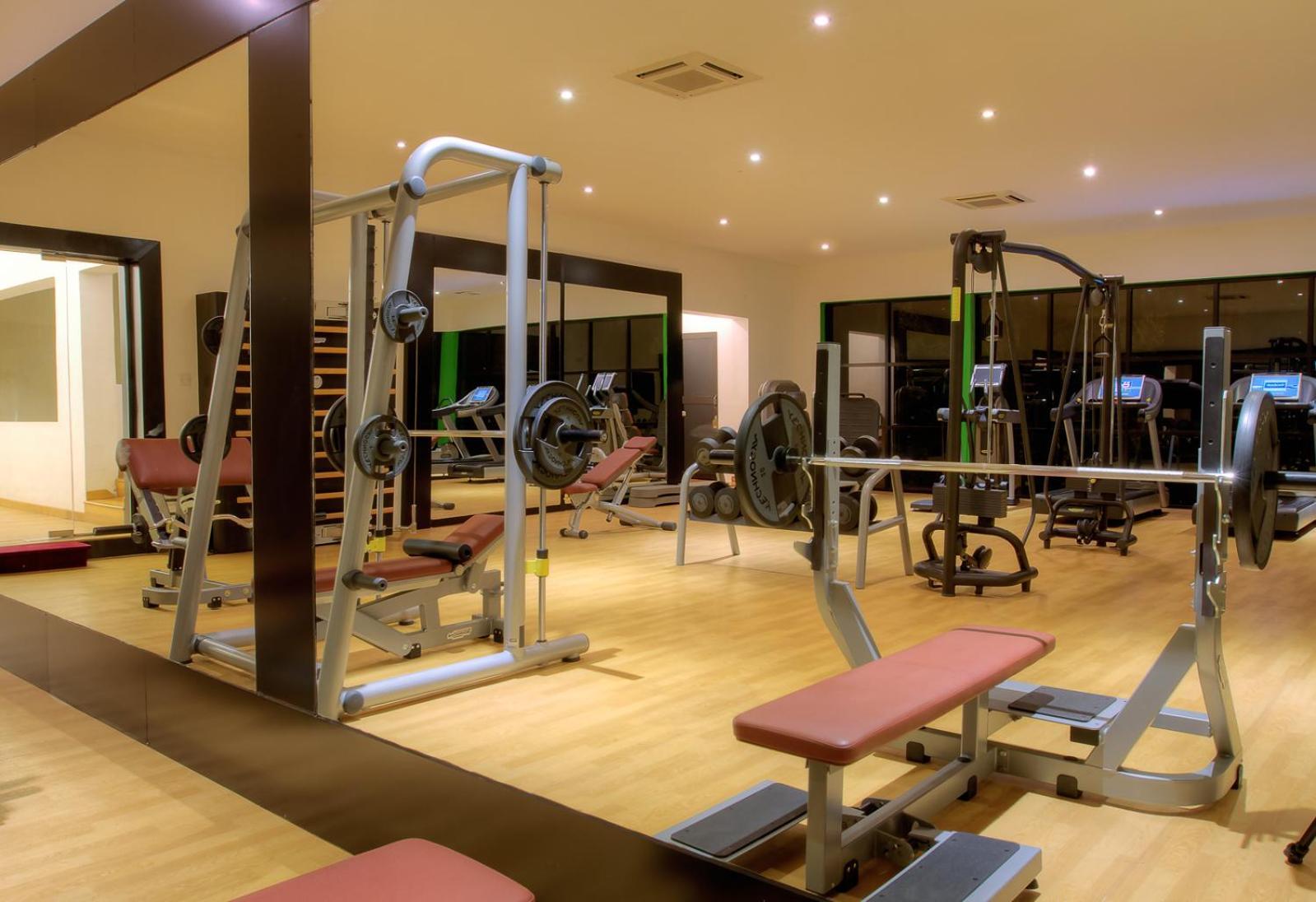 גיריטלה The Deer Park Hotel מראה חיצוני תמונה