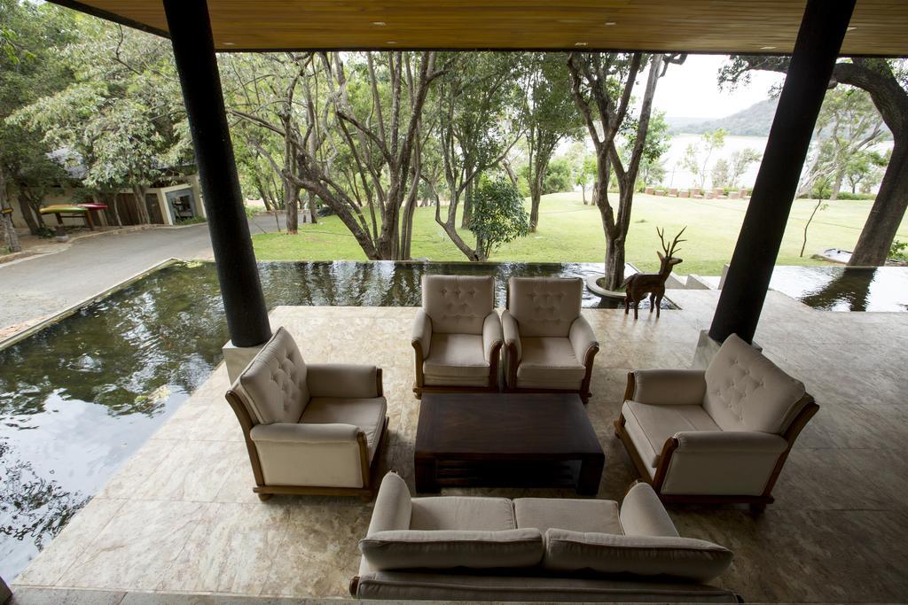גיריטלה The Deer Park Hotel מראה חיצוני תמונה