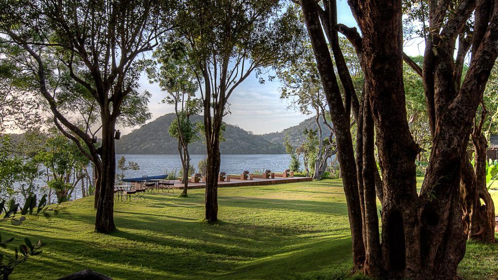 גיריטלה The Deer Park Hotel מראה חיצוני תמונה