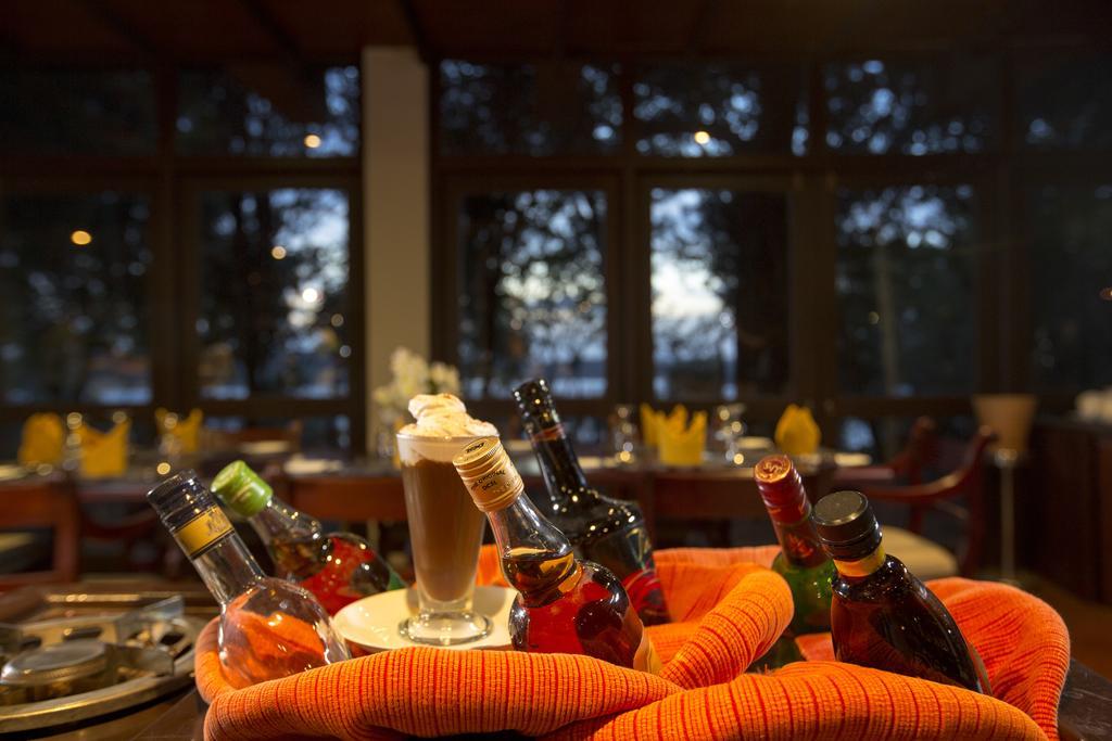 גיריטלה The Deer Park Hotel מראה חיצוני תמונה